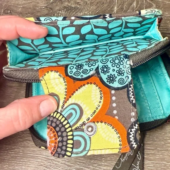 Vera Bradley Sun Valley All-in-One Wristlet Wallet - Picture 4 of 5
